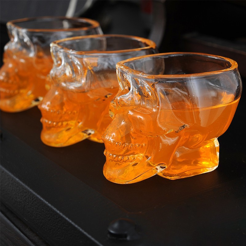 Taza de cerveza con calavera d - Wine To Beer To Liquor reseña y precio