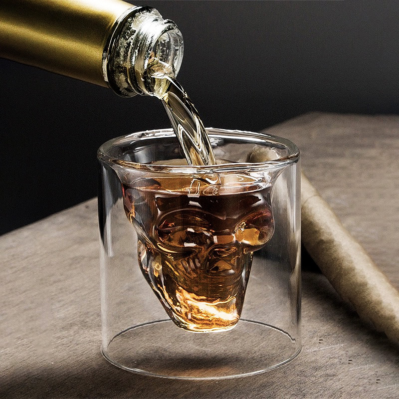 Taza de cerveza con calavera d - Wine To Beer To Liquor reseña y precio
