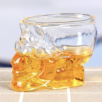 Taza de cerveza con calavera d - Wine To Beer To Liquor reseña y precio